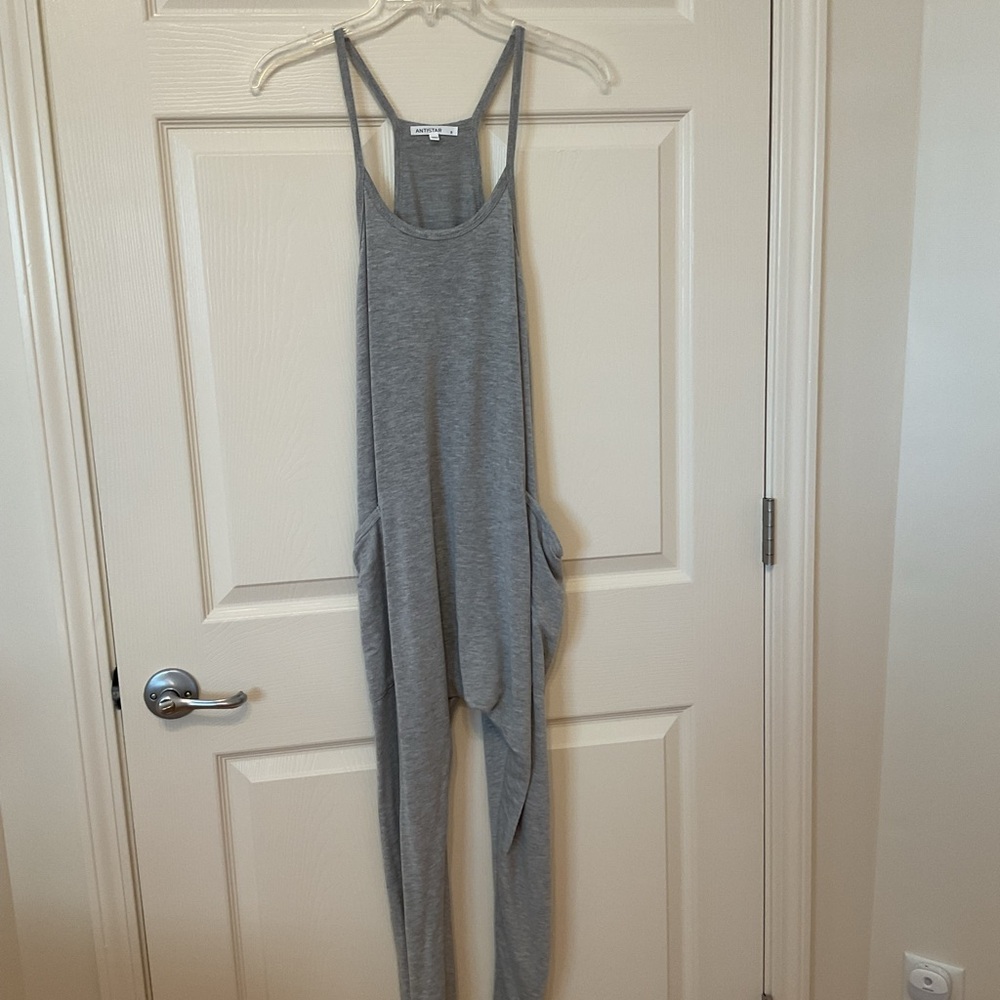 Chic Gray Sleeveless Jumpsuit